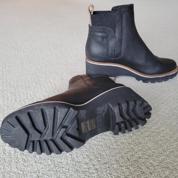 Dolce Vita Women's Black booties - Picture 2 of 4